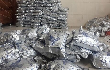 کشف ۱۰۰ کیلو شیشه توسط مرزبانی تایباد