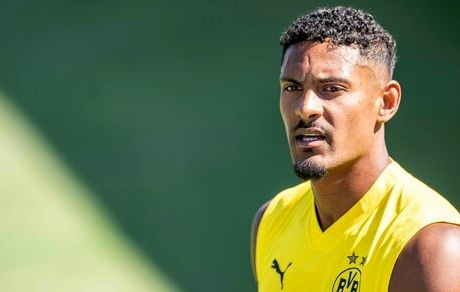 بازیکن دورتموند با شکست دادن سرطان به فوتبال بازگشت