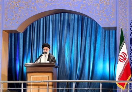 رهبر انقلاب در خطبه‌های نمازجمعه:  / ترور سردار سلیمانی مایه روسیاهی آمریکا شد/ جنتلمن‌های پشت میز مذاکره، همان تروریست‌های فرودگاه بغداد هستند