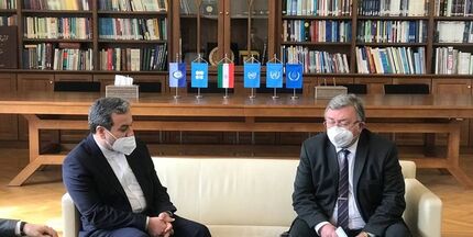 رایزنی اولیانوف با عراقچی در وین/ رایزنی‌ها ادامه دارد