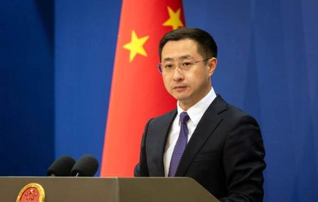 سخنگوی وزارت خارجه چین: آمریکا در جنگ با پکن پیروز نخواهدشد