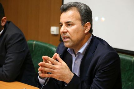 میرزایی: وزیر اقتصاد باید مواضع ایران را در مجمع بانک جهانی تبیین می‌کرد