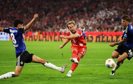 بایرن مونیخ، هامبورگ را گل باران کرد