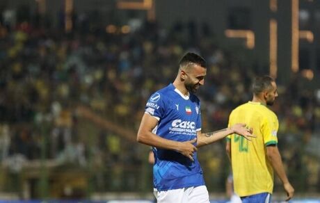 ارسلان مطهری در استقلال می‌ماند