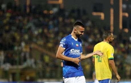 ارسلان مطهری در استقلال می‌ماند