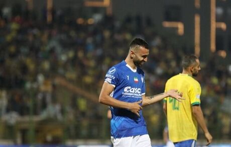 ارسلان مطهری در استقلال می‌ماند