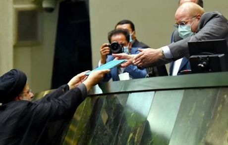 رئیس جمهور، لایحه بودجه ۱۴۰۲ را به مجلس داد