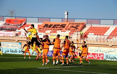 اعتراض شدید مس رفسنجان به داوری بازی با سپاهان