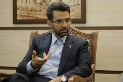 انتقاد وزیر سابق ارتباطات از مصوبه تغییر ندادن ساعت