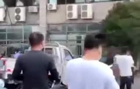 آتش‌سوزی فجیع در منطقه شلوغ لینگپینگ هانگژوی چین / ویدئو