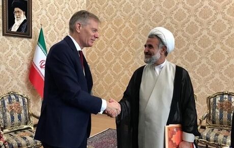 آقای ذوالنور ! راه تغییر از صندوق رأی می‌گذرد نه رگ گردن