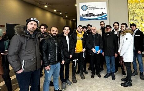 ۱۰۰ دانشجوی ایرانی مناطق زلزله‌زده ترکیه به کشور بازگشتند