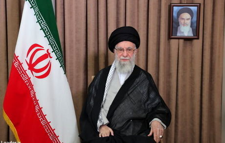 رهبری: نیروهای مسلح به پشتیبانی ملت بزرگ ایران با قدرت عمل خواهد کرد و ضربه‌های سنگینی به این رژیم خواهد زد 