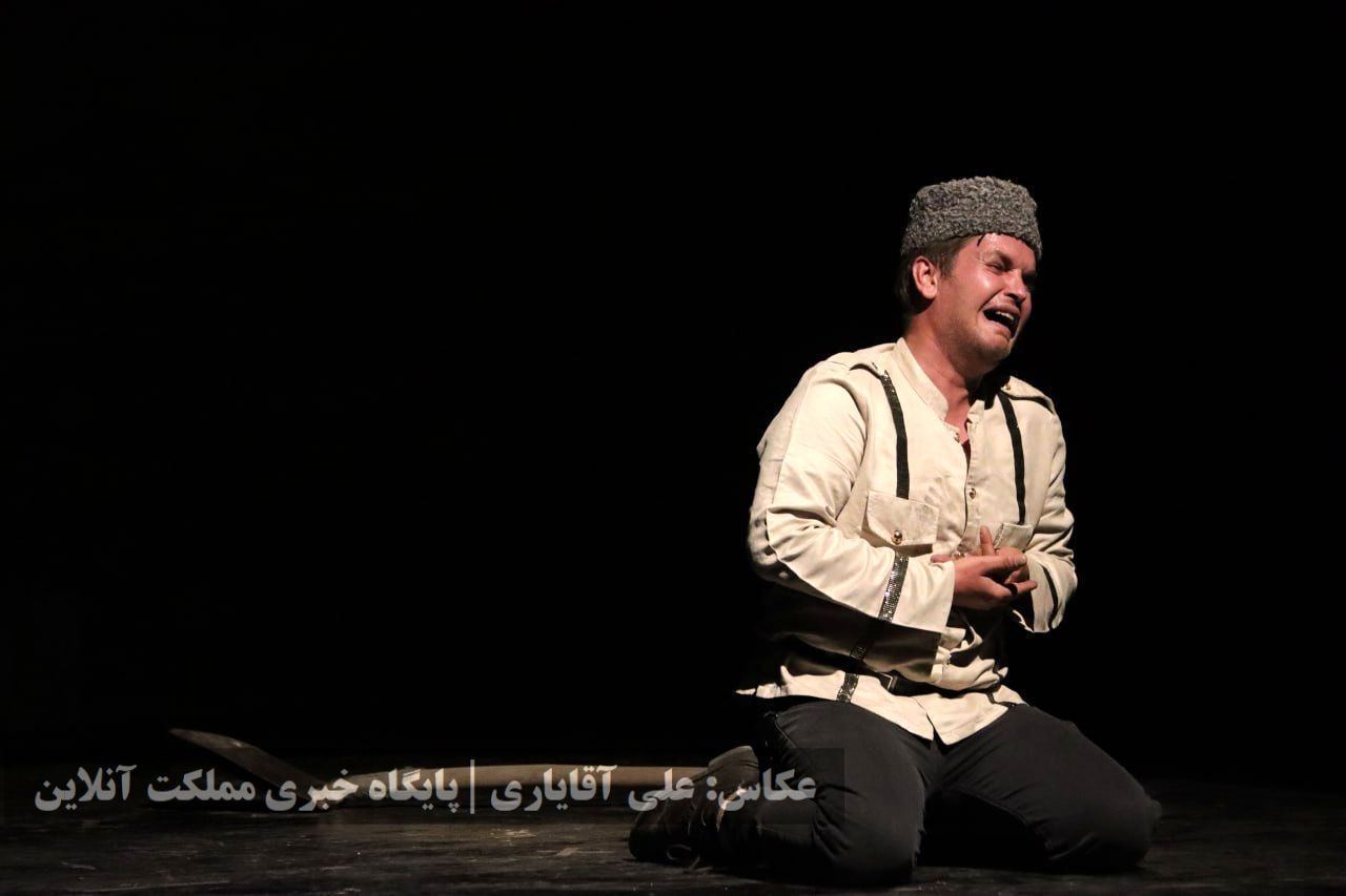 نمایش طنز ترکی «قره پاپاق لوطوسو»