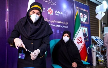 تزریق دومین دوز از واکسن ایرانی کرونا به سه داوطلب