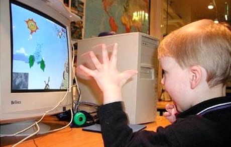 پژوهشگران: بازی‌های رایانه‌ای برای کودکان و نوجوانان مبتلا به سرطان مفید است