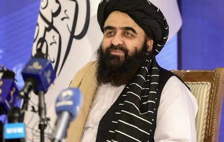 بزودی قانون اساسی افغانستان ارائه خواهدشد / واکنش طالبان به اعلامیه اعضای دولت سابق