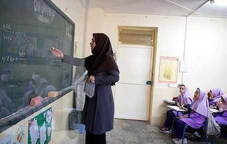 حاجی میرزایی: مشکلی برای تأمین نیروی انسانی در سال تحصیلی جدید نداریم