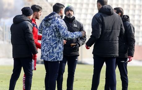 سرمربی اسپانیایی تراکتور: در تبریز می‌مانم، نگران نباشید