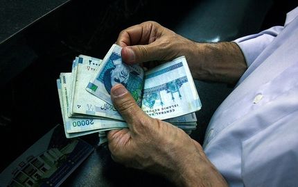 ۴۰۰ هزار بازنشسته وام ضروری می‌گیرند