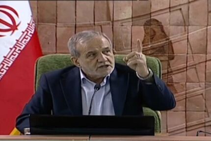 رئیس جمهور: آینده کشور ما را دانش آموزان می‌سازند / با مشارکت مردم می شود کوه‌ها را جابجا کرد
