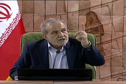 رئیس جمهور: آینده کشور ما را دانش آموزان می‌سازند / با مشارکت مردم می شود کوه‌ها را جابجا کرد