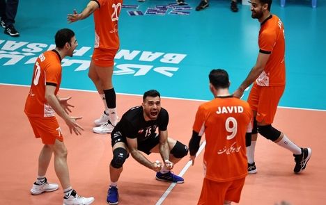 مدعیان لیگ برتر والیبال باختند / استقلال بالاخره برد