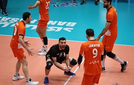 مدعیان لیگ برتر والیبال باختند / استقلال بالاخره برد