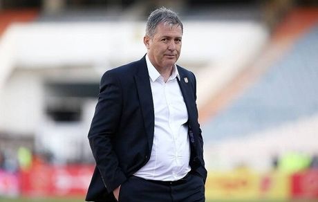 اسکوچیچ تا اواسط شهریور به ایران برنمی‌گردد