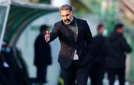 محمود فکری: وزیر ورزش به اشتباهات داوری ورود کند