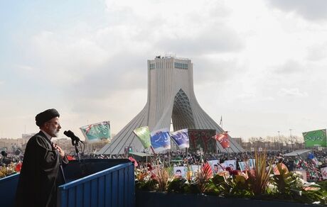 ملت بزرگ ایران با سربلندی همه توطئه‌های دشمنان را پشت سر گذاشته‌اند