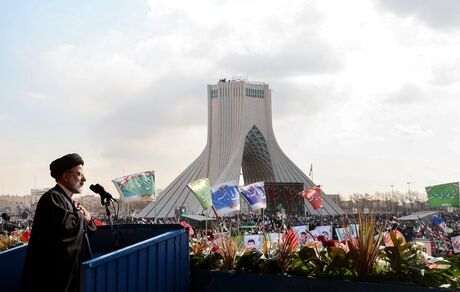ملت بزرگ ایران با سربلندی همه توطئه‌های دشمنان را پشت سر گذاشته‌اند
