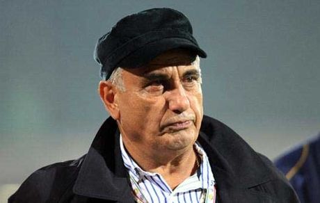 شرفی: باید تمام ثروت تاج را از او بگیرند/ قانون منع ورود بازیکن خارجی ایده کدام نابغه است؟!