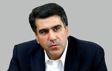 کنایه معزی به سکوت قالیباف دربرابر توهین نمایندگان به روحانی؛ حداقل در دشمنی جوانمرد باشید
