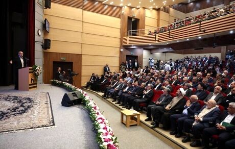 رئیس جمهور: نخبگان به میدان بیایند، دشمن هیچ غلطی نمی‌تواند بکند