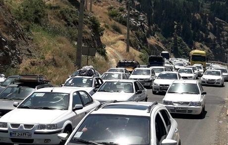 ترافیک سنگین در همه محورهای تهران-شمال با وجود محدودیت های کرونایی/تردد پرحجم خودرو در جاده فشم و آزادراه تهران-پردیس