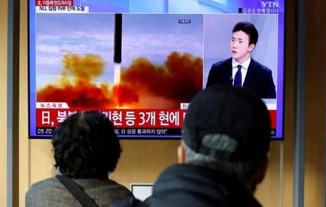 کره شمالی باز هم آزمایش موشکی کرد / یک پرتاب ناموفق بود