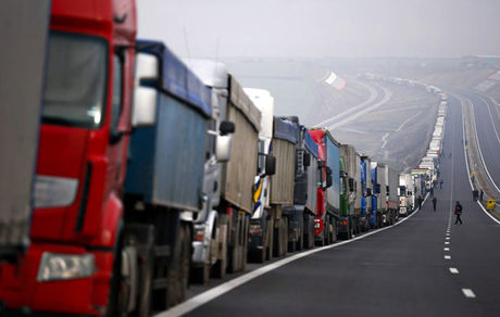 تریلی‌های ایرانی در مرز روسیه و اوکراین گرفتار شدند