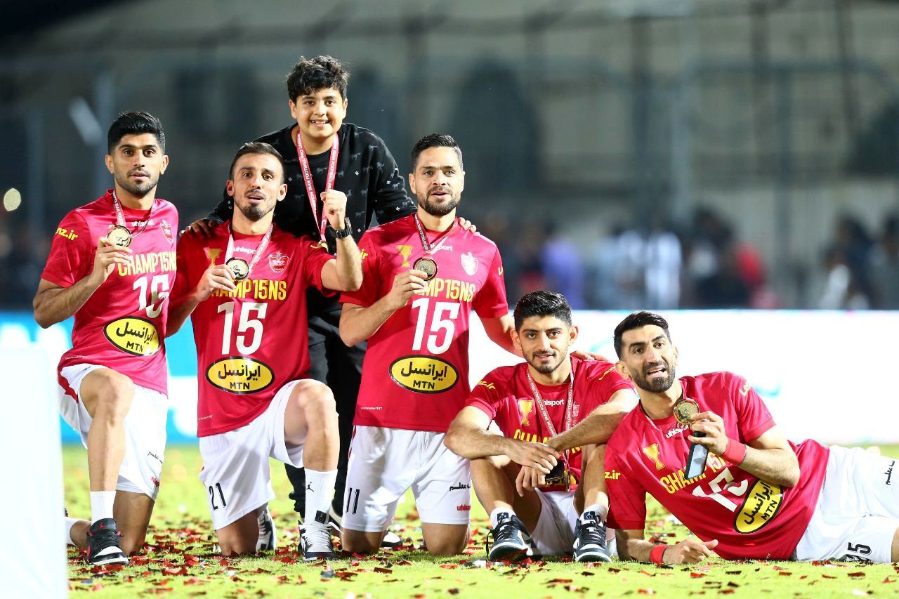 بازی پرسپولیس و نساجی و جشن قهرمانی سرخپوشان