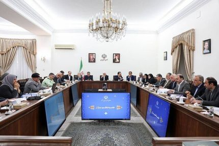 عارف: شاخص تورم در ماه‌های گذشته وضعیت بهتری یافته است