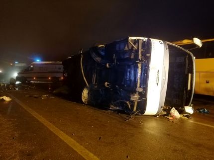 ۱۸ فوتی و مصدوم براثر واژگونی اتوبوس در استان فارس
