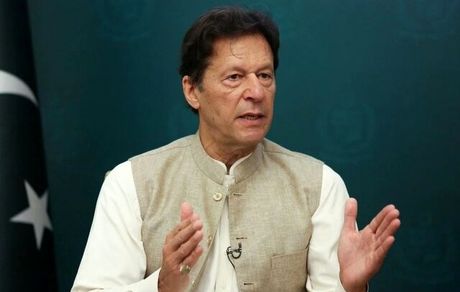 عمران خان: مبارزه در برابر «توطئه خارجی» از امروز آغاز می‌شود