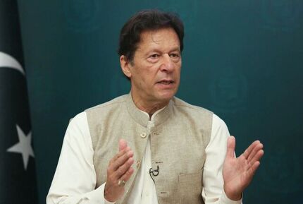 عمران خان: مبارزه در برابر «توطئه خارجی» از امروز آغاز می‌شود