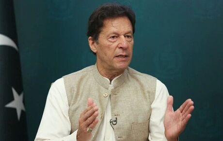 عمران خان: مبارزه در برابر «توطئه خارجی» از امروز آغاز می‌شود