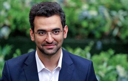آذری جهرمی: مردم نباید احساس کنند در فضای مجازی بی‌پناه هستند