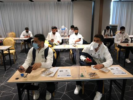 اعضای تیم ملی فوتبال ایران در بدو ورود به کره جنوبی تست کرونا دادند