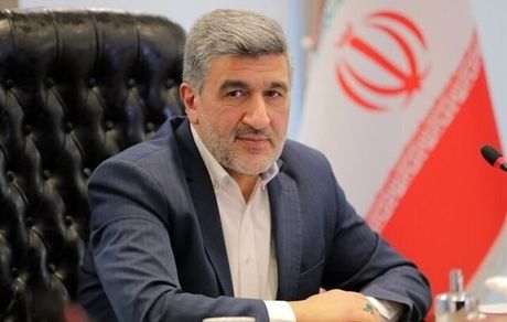 رئیس سازمان بورس فعلا ماندنی است