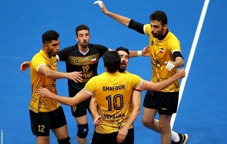 جشن قهرمانی سپاهان در هفته دوازدهم لیگ برتر والیبال