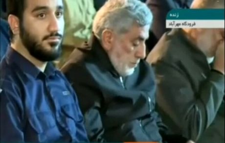 حضور سردار قاآنی در مراسم استقبال از پیکر شهید «عباس نیلفروشان»