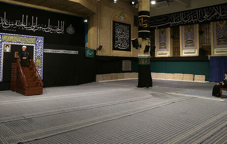  مراسم عزاداری شب تاسوعا با حضور رهبر انقلاب برگزار شد 